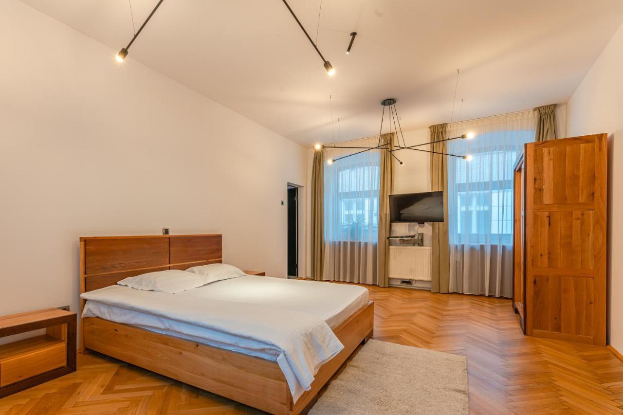 premium suites Postavarului Braşov Exterior foto