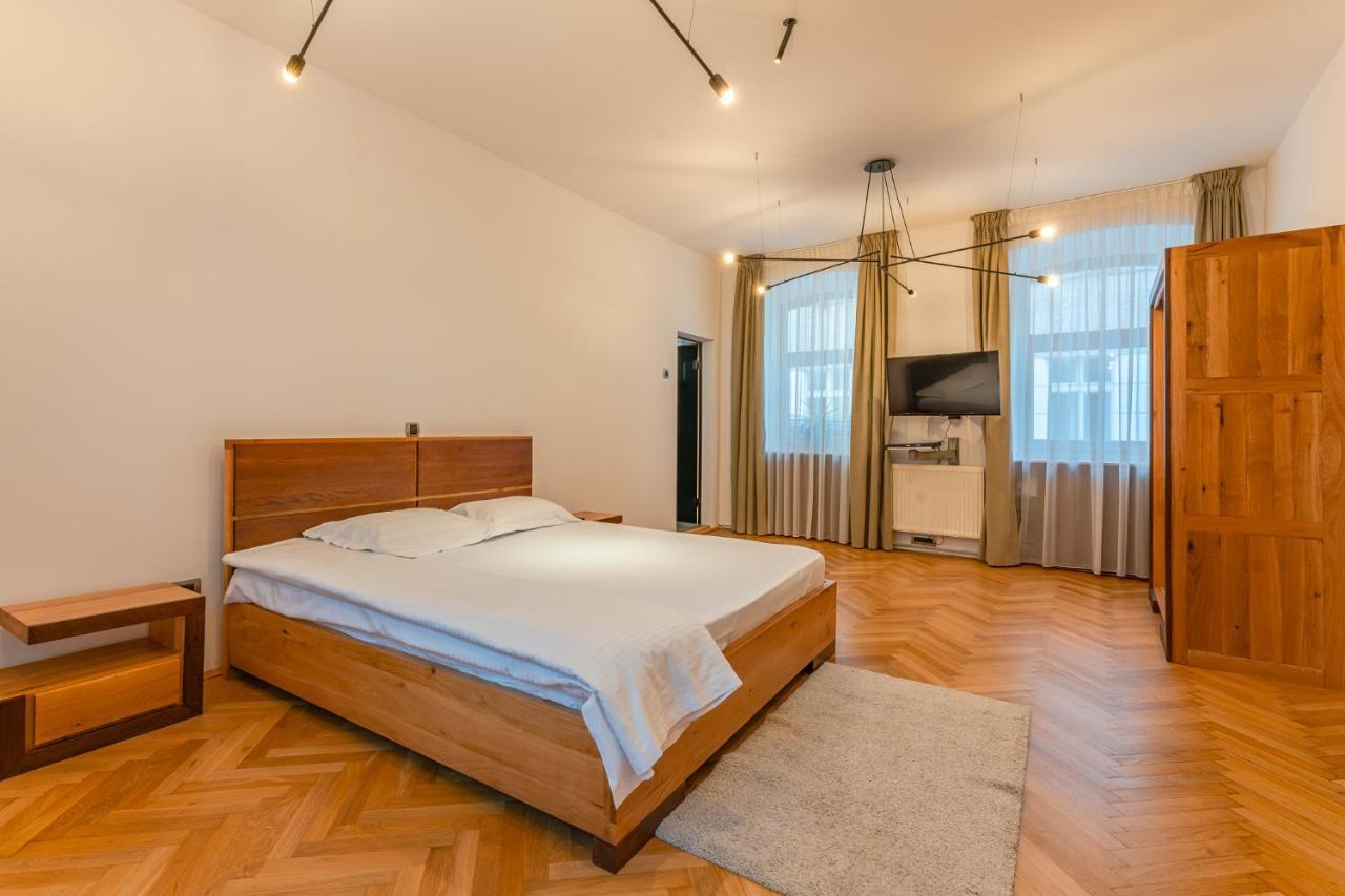 premium suites Postavarului Braşov Exterior foto