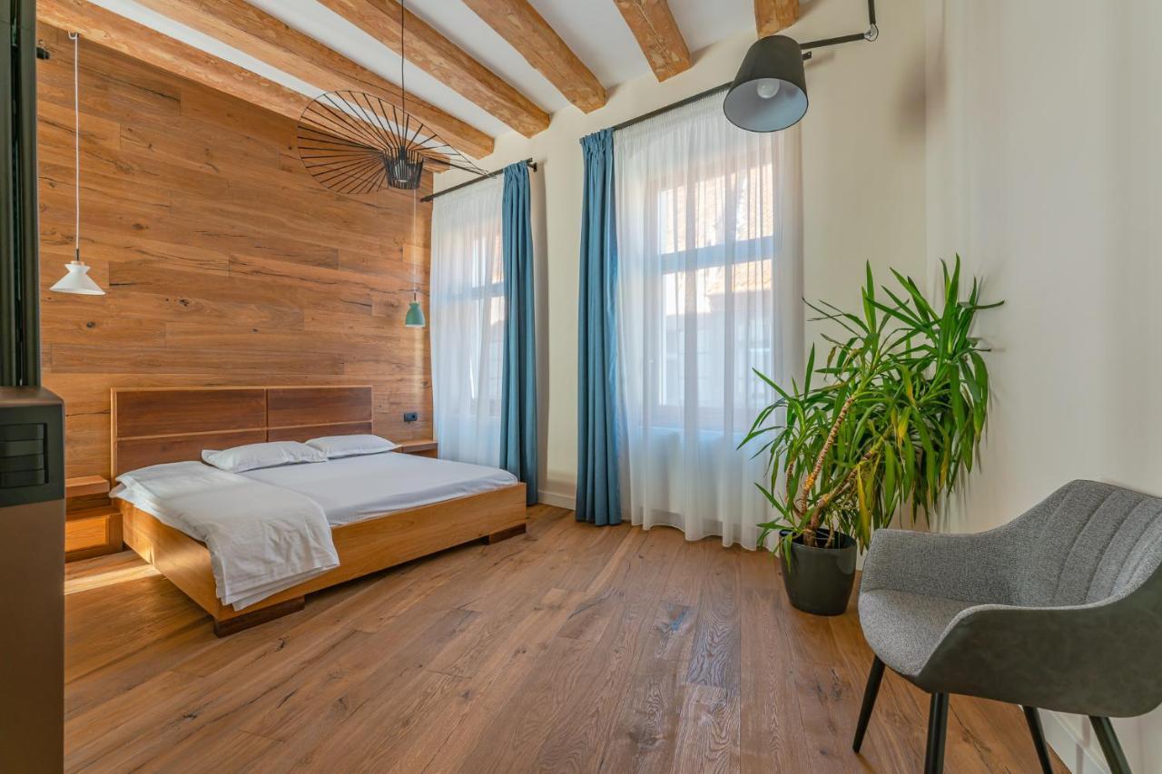 premium suites Postavarului Braşov Exterior foto