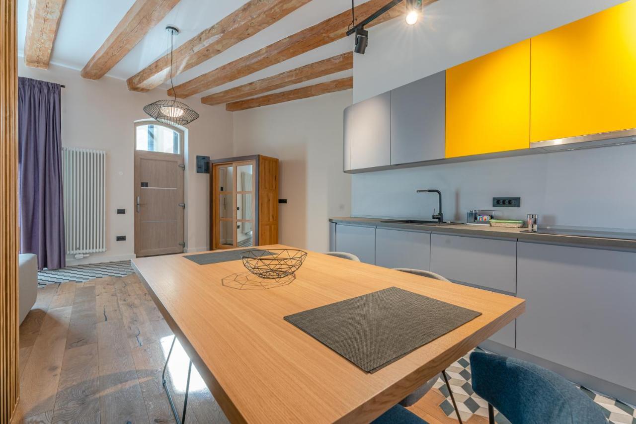 premium suites Postavarului Braşov Exterior foto