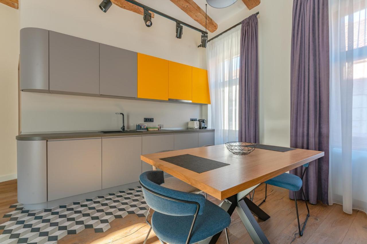 premium suites Postavarului Braşov Exterior foto