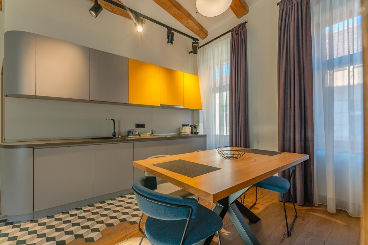premium suites Postavarului Braşov Exterior foto