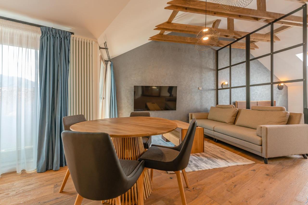 premium suites Postavarului Braşov Exterior foto